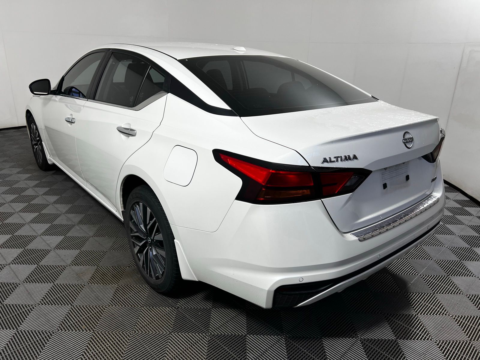 2023 Nissan Altima SV 7