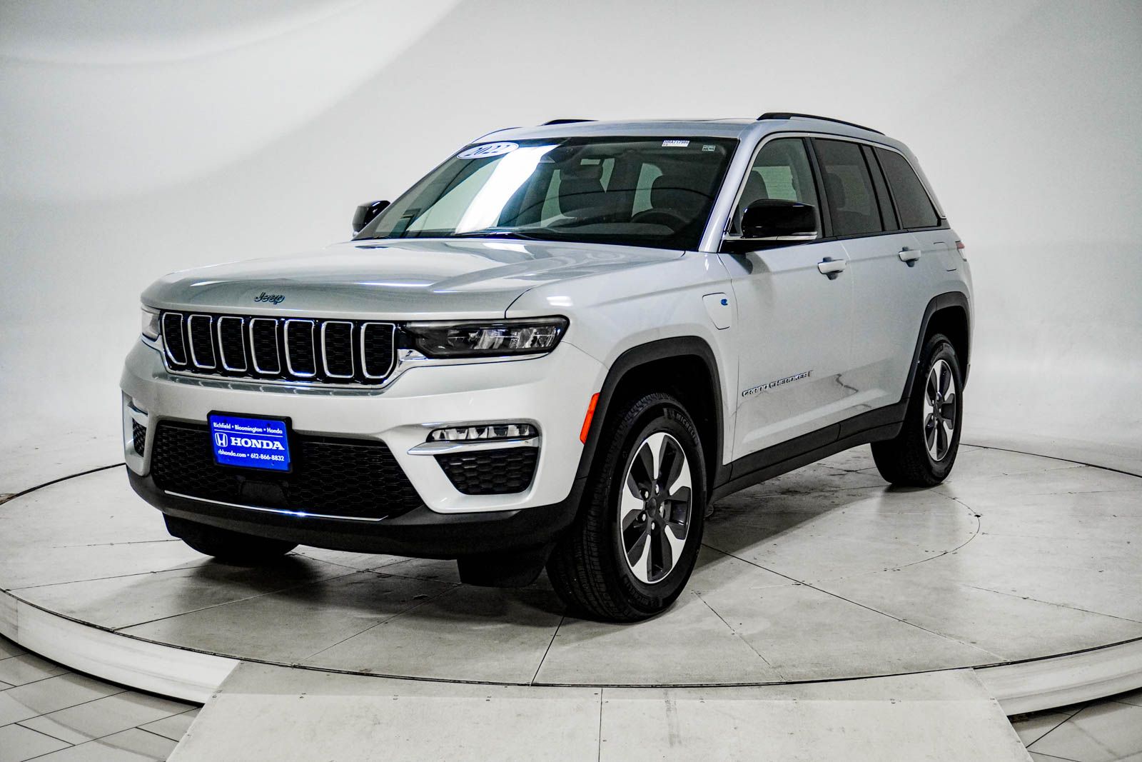Used 2022 Jeep Grand Cherokee 4xe with VIN 1C4RJYB6XN8717986 for sale in Richfield, Minnesota