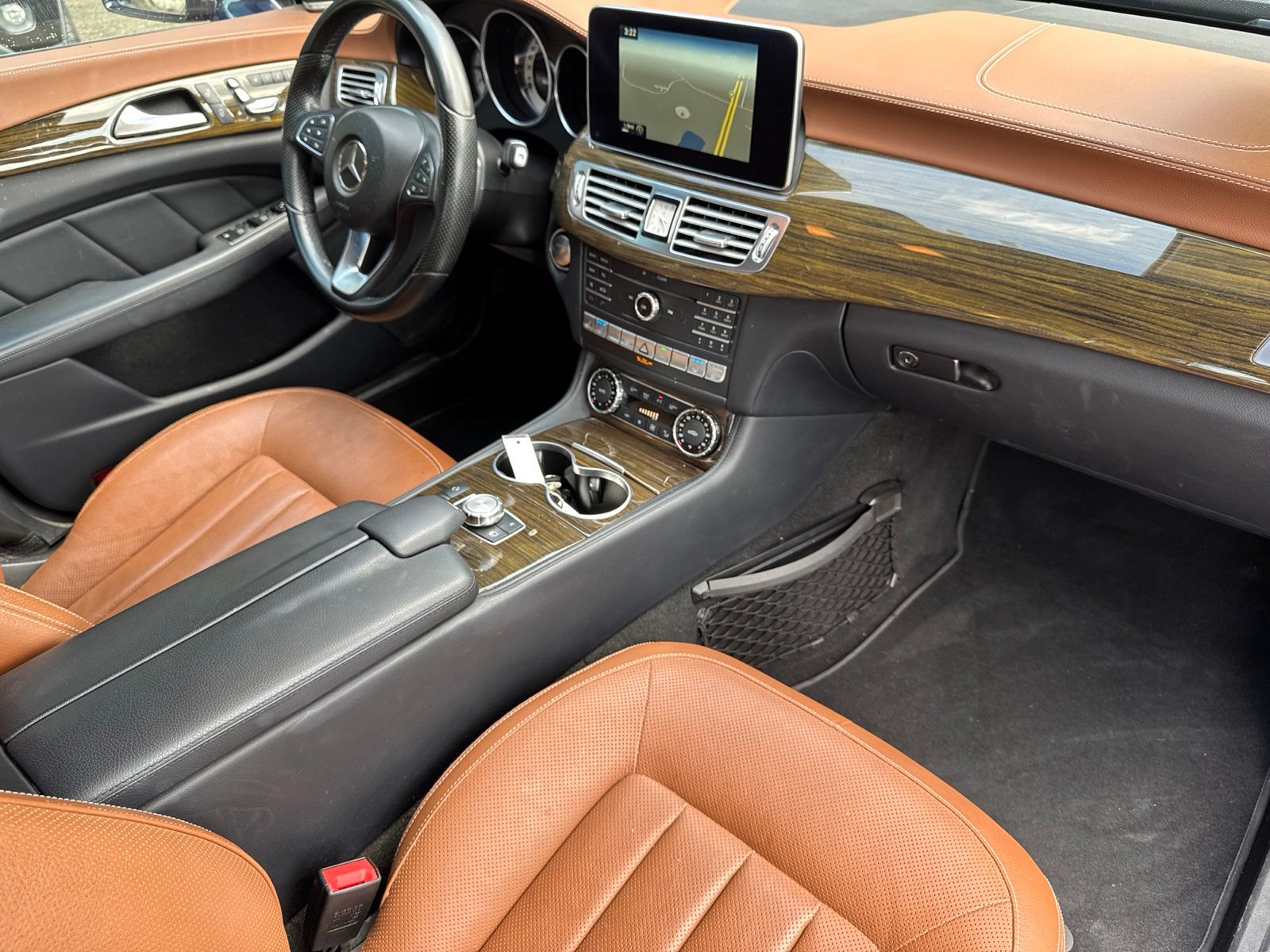 Used 2015 Blue Metallic Mercedes-Benz CLS 400 image 6