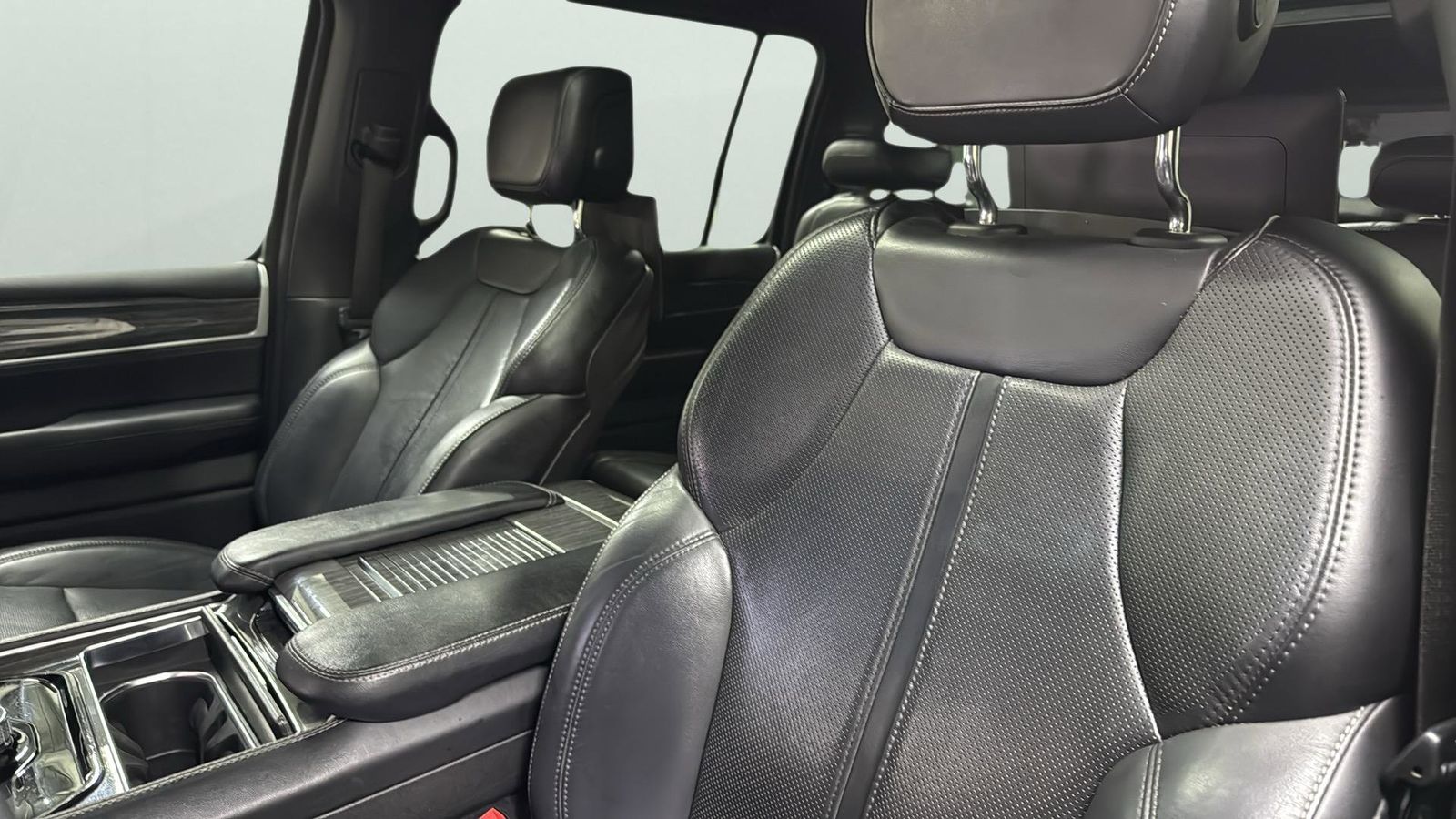 Used Car 2022 Jeep Wagoneer  Series Ii For Sale Under $40,000 In Austin, Texas