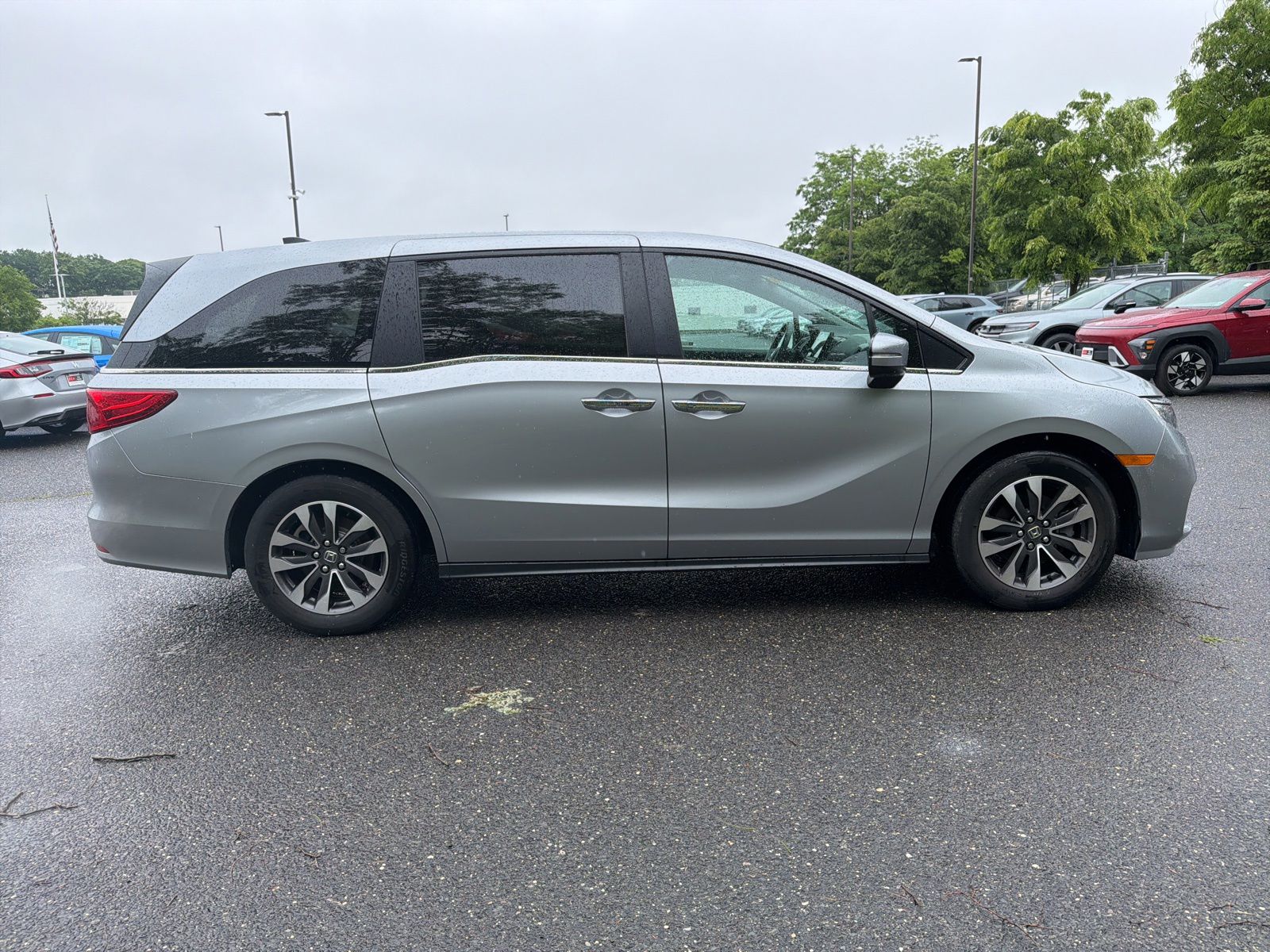 View vehicle photo 7