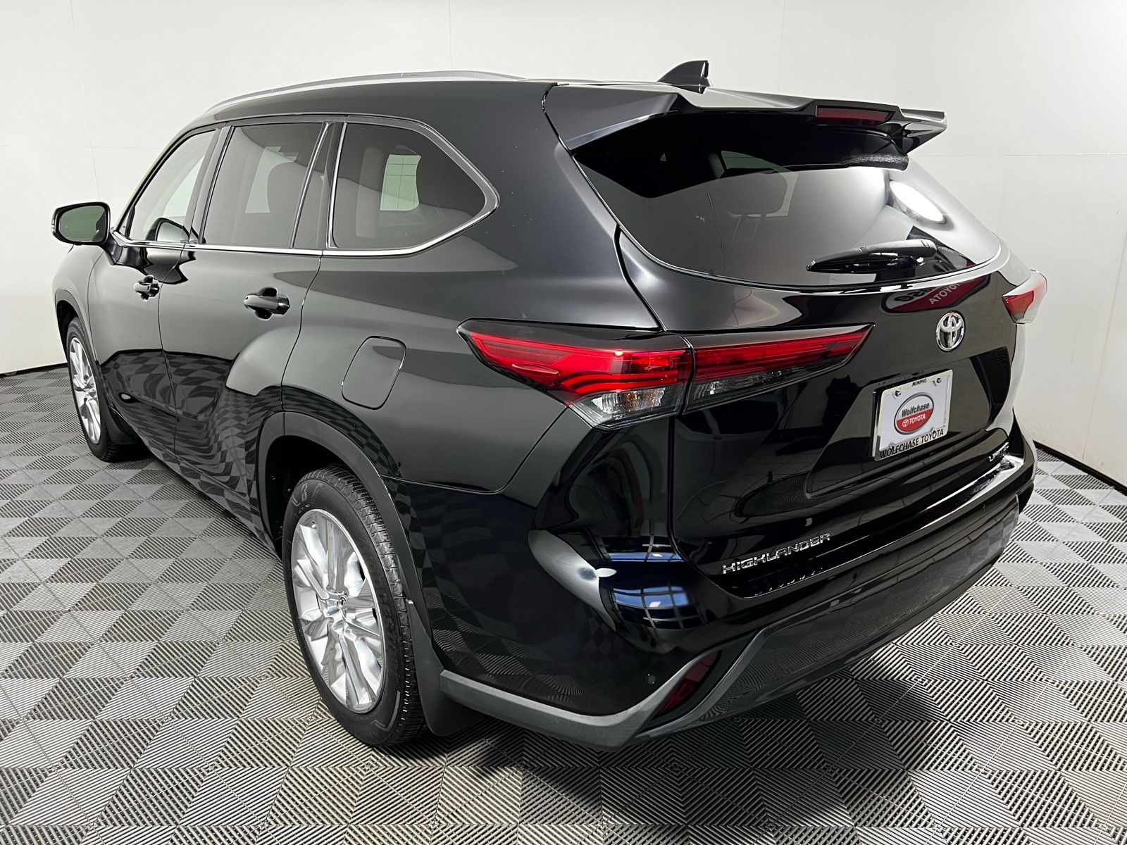 2023 Toyota Highlander Limited 7