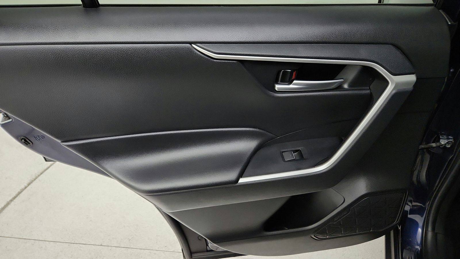 Used 2024  Toyota XLE image 38