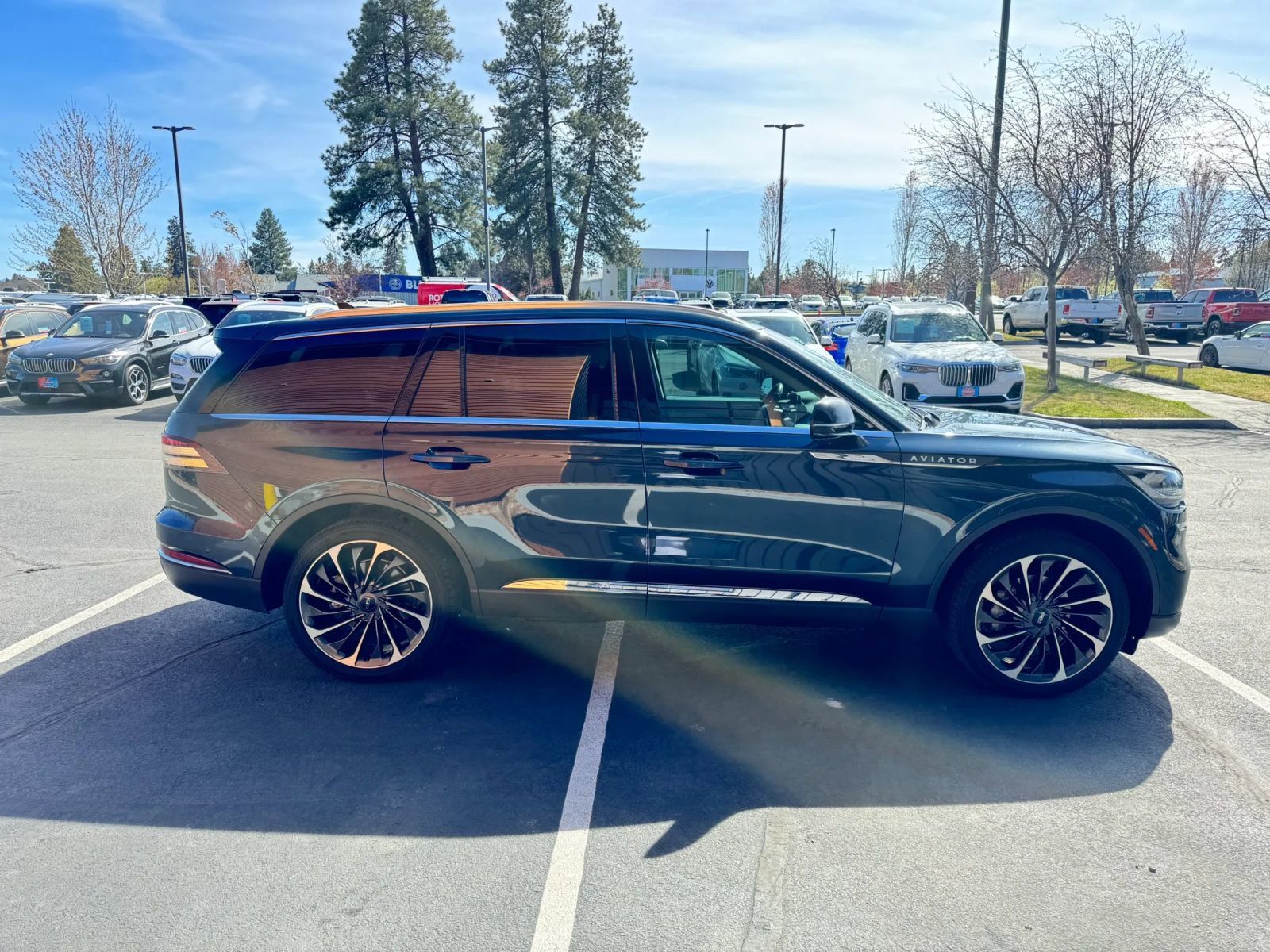 View vehicle photo 6
