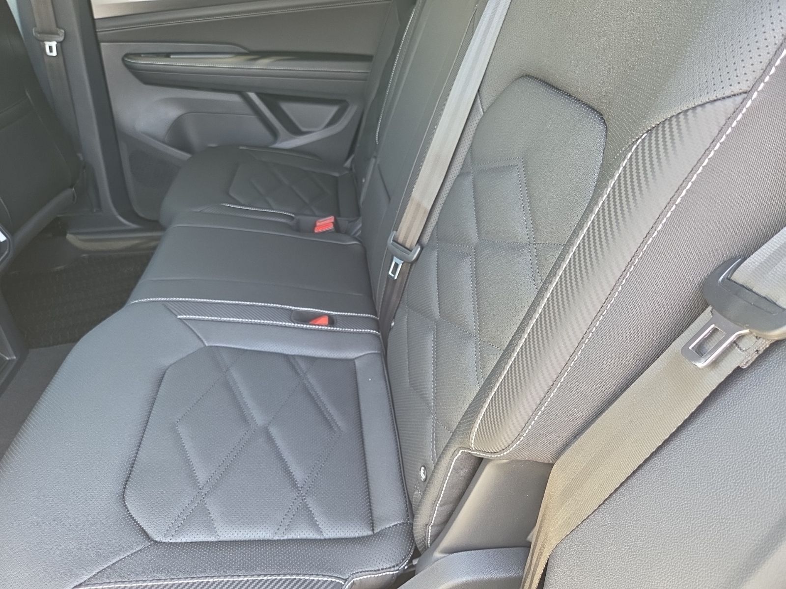new 2026 Volkswagen Atlas Cross Sport car, priced at $43,906