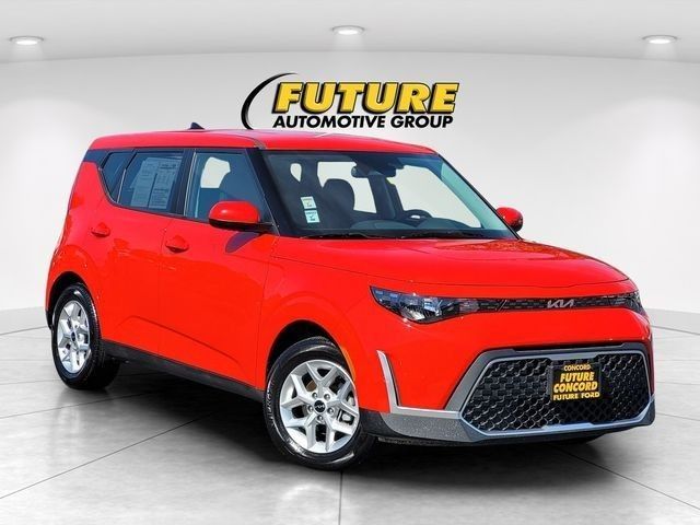Red 2025 Kia Soul SUV / Crossover Front-Wheel Drive Continuously Variable Transmission
