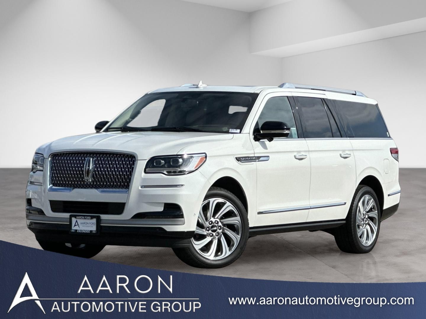 White Metallic 2024 Lincoln Navigator SUV / Crossover Four-Wheel Drive Automatic