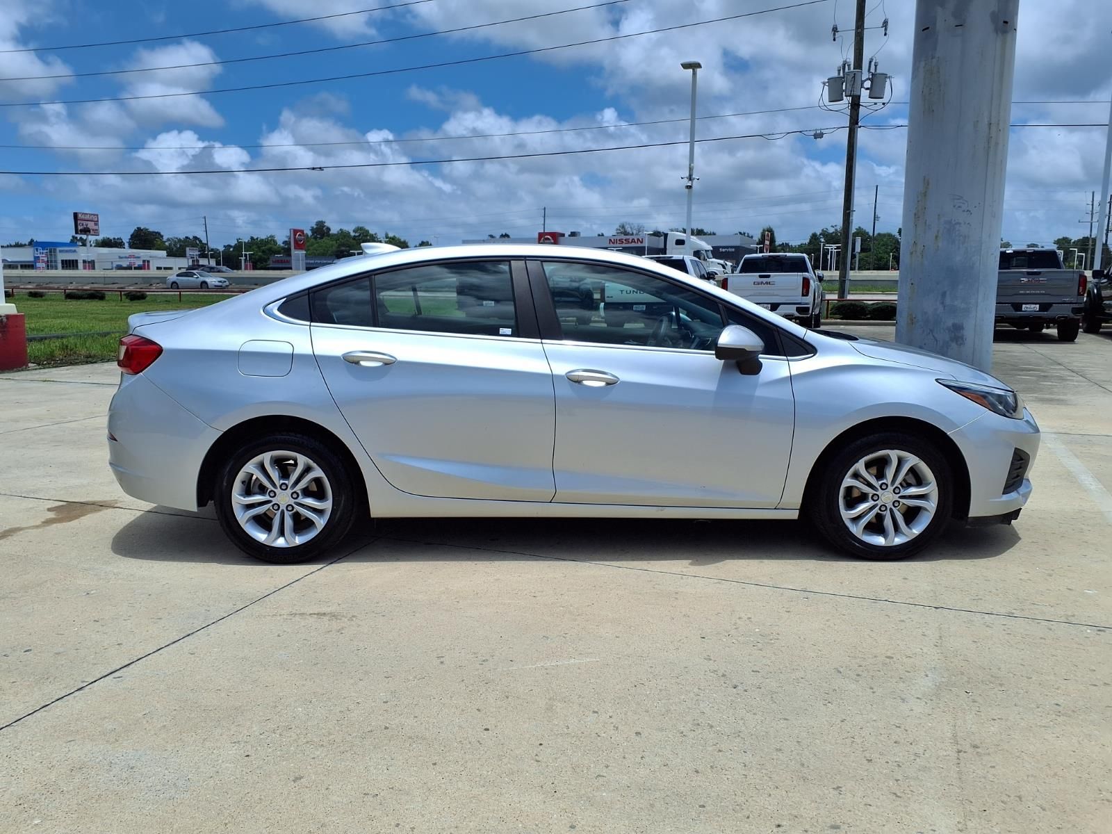 2019 Chevrolet Cruze LT Silver at Community Honda