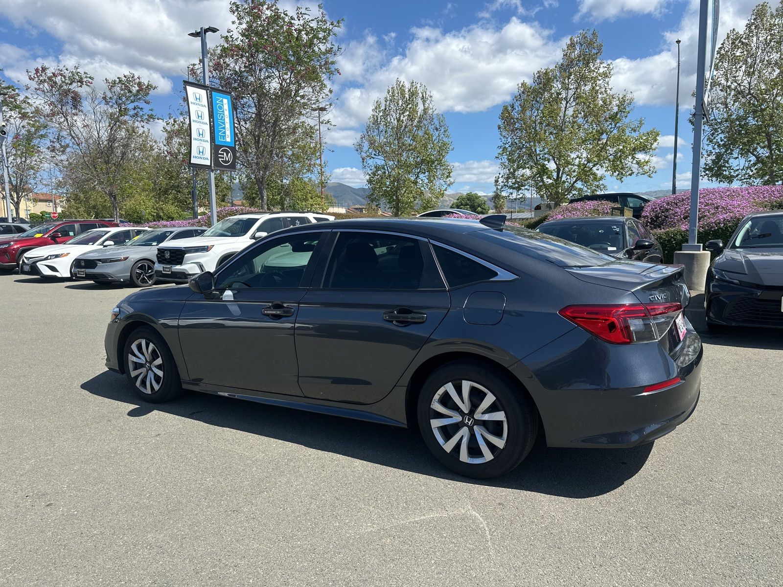 View vehicle photo 4