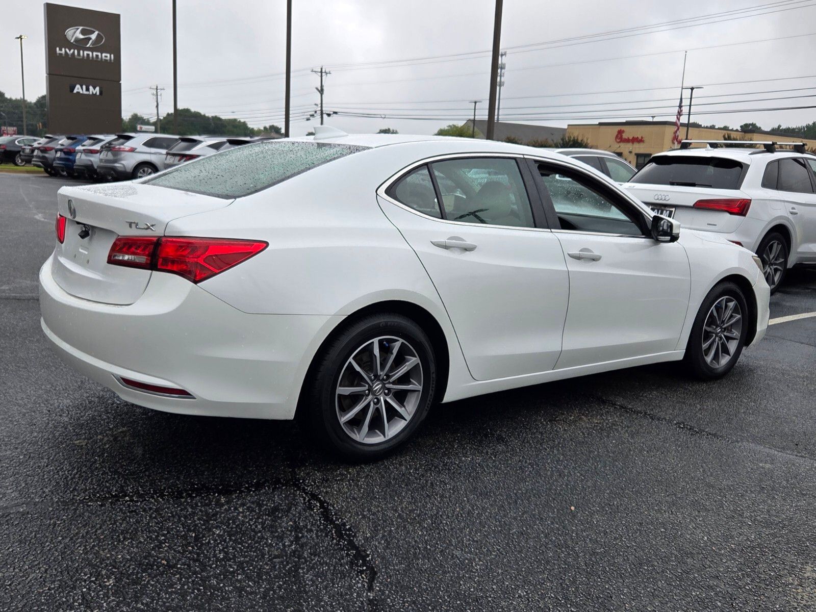 Used 2019 White Acura 2.4L image 13