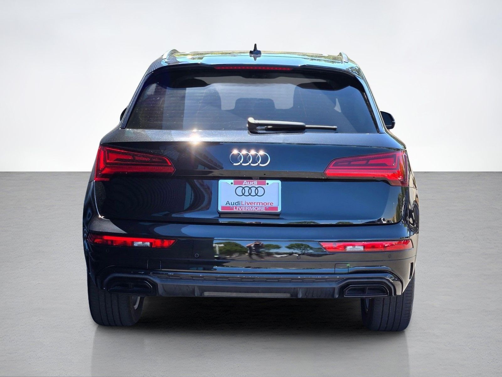 View vehicle photo 6
