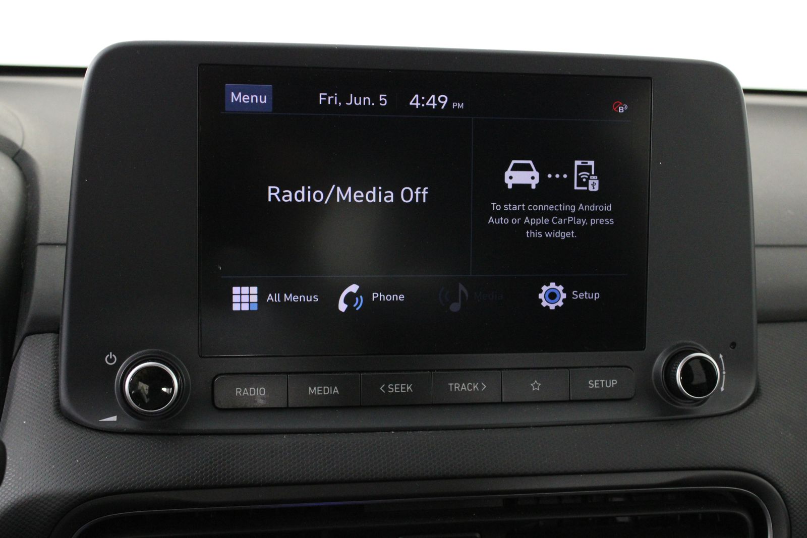 Used 2023 Green Hyundai SEL image 5