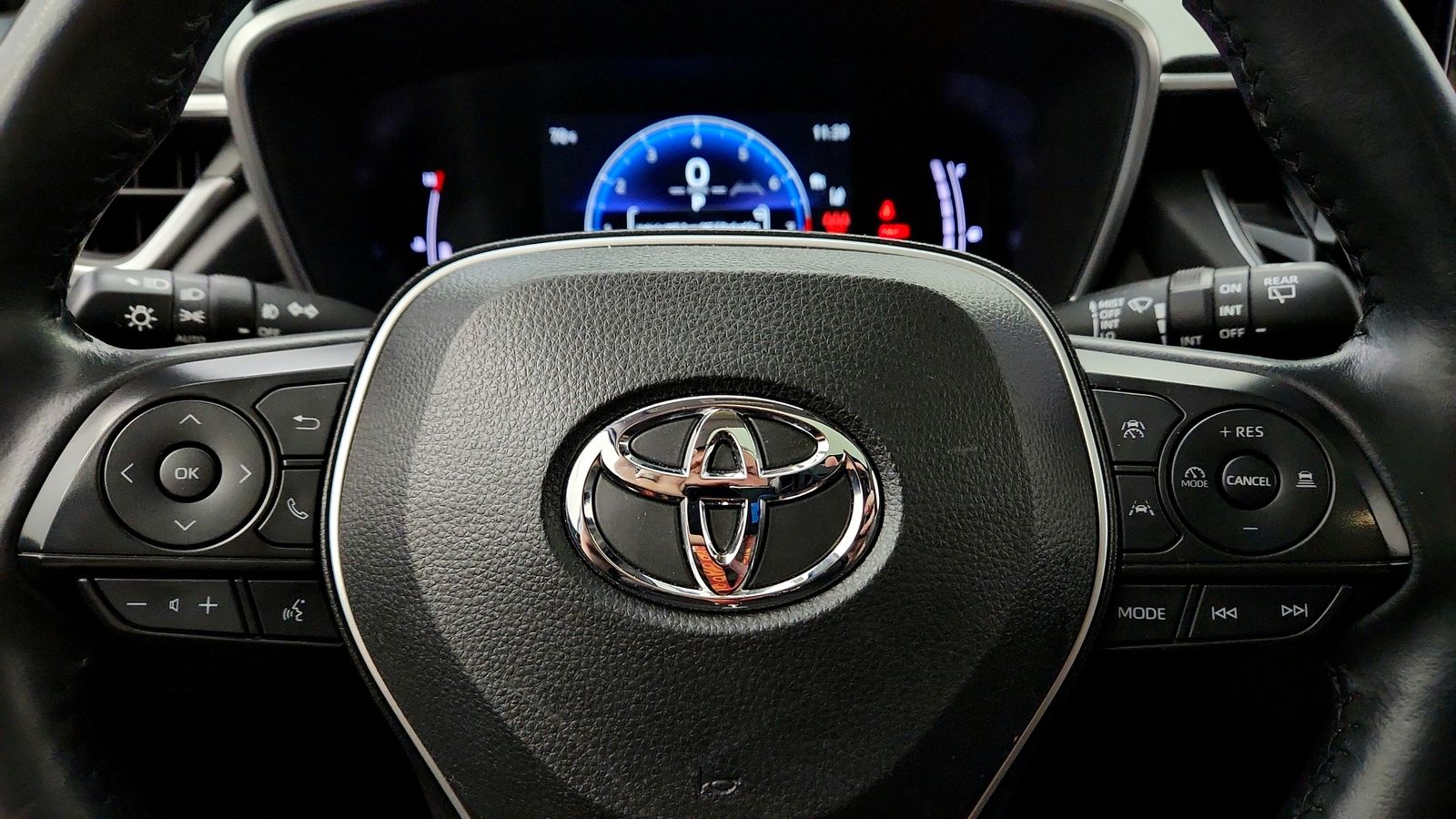 Used 2023  Toyota XLE image 29