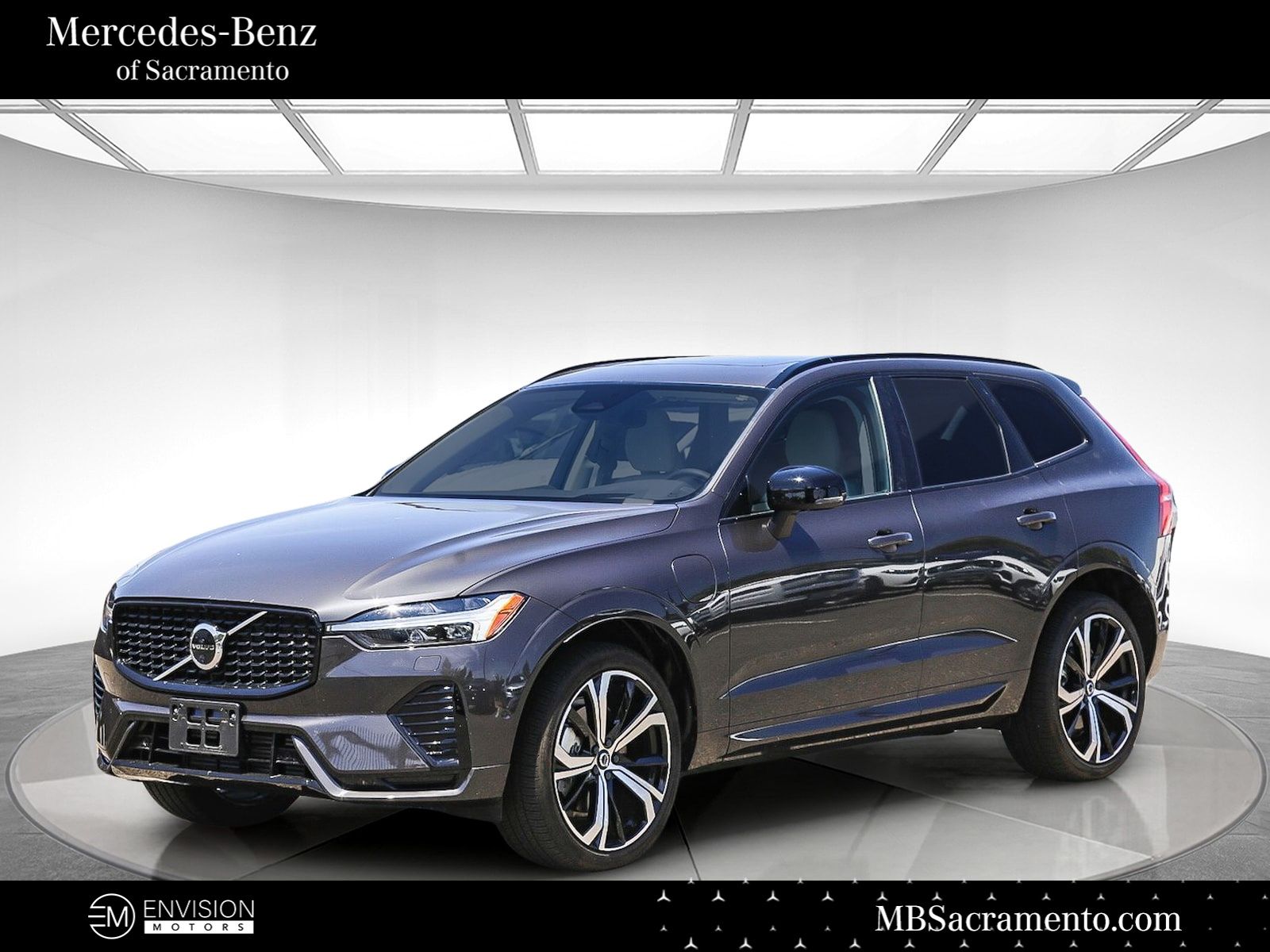 Platinum Gray Metallic 2025 Volvo XC60 Recharge T8 Ultra Dark Theme eAWD SUV / Crossover All-Wheel Drive Automatic