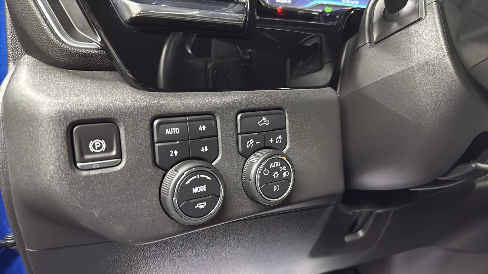 Used Car 2022 Chevrolet Silverado 1500  Lt Trail Boss For Sale Under $50,000 In Austin, Texas