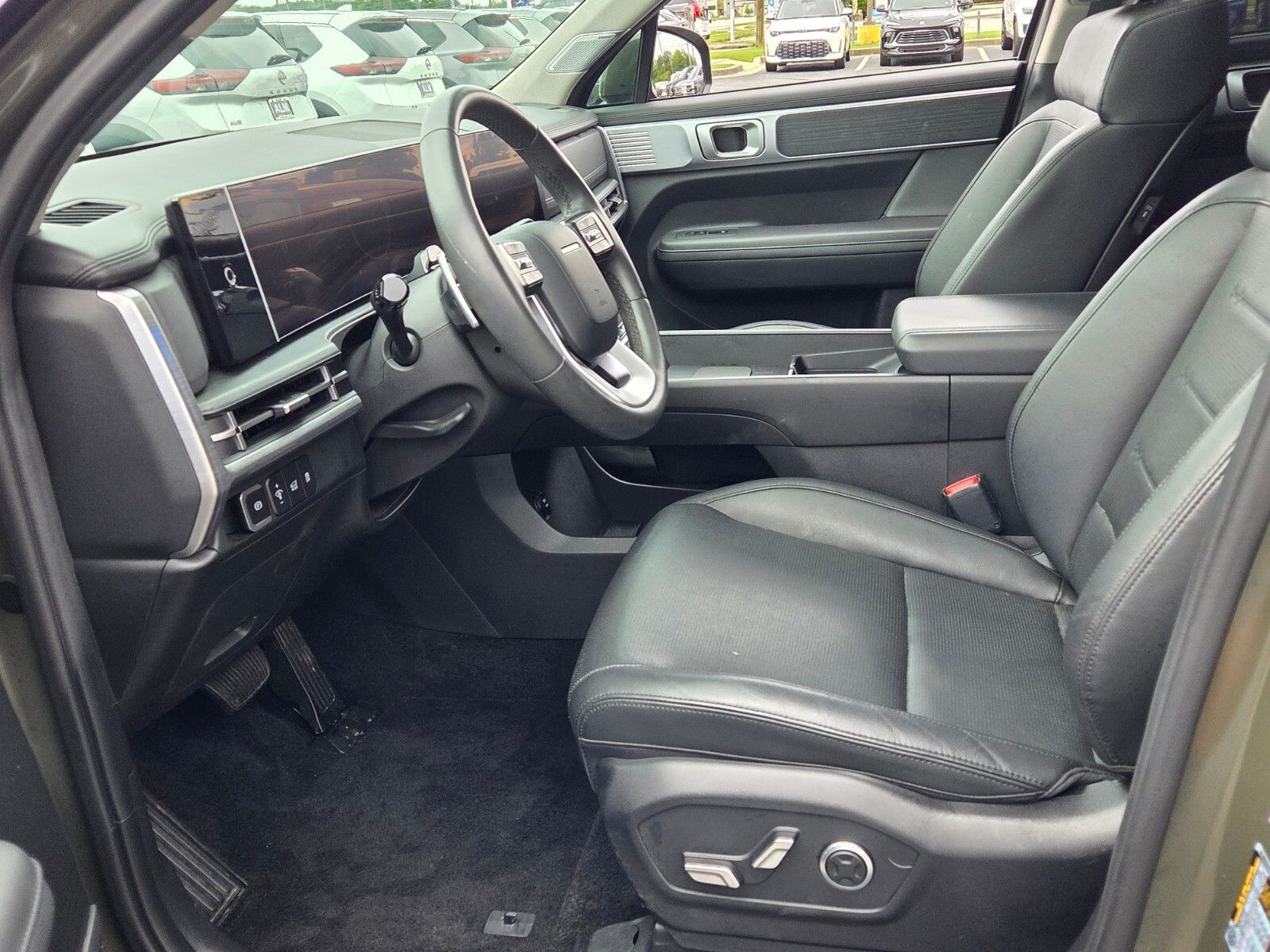 Used 2024 Green Hyundai Limited image 5