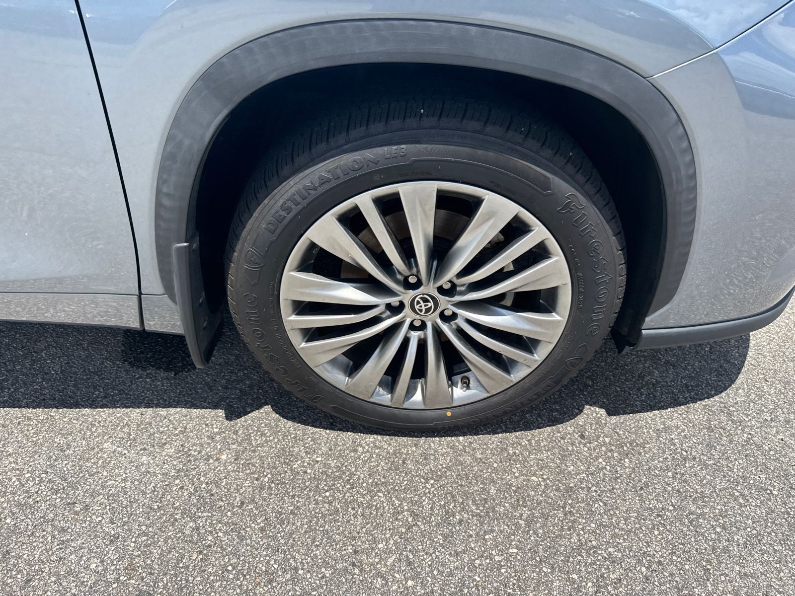 Used 2021  Toyota Platinum image 12