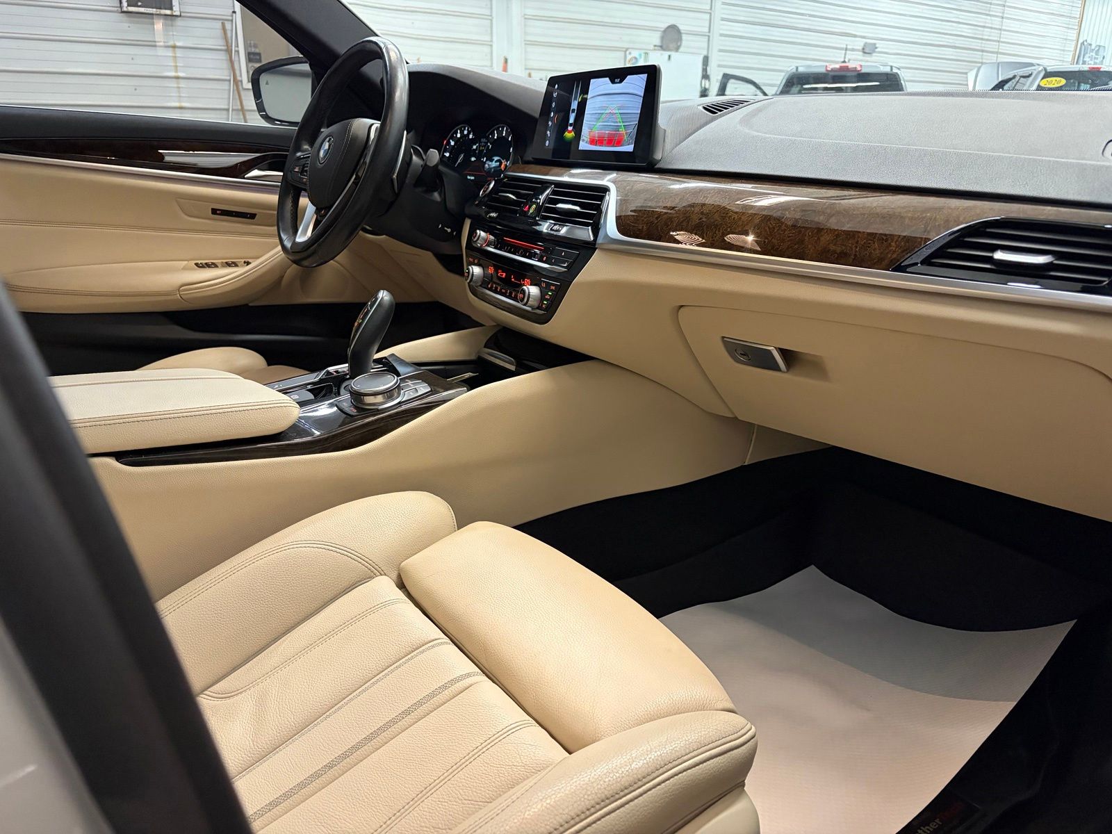 2018 BMW 5 Series 530i - Photo 24