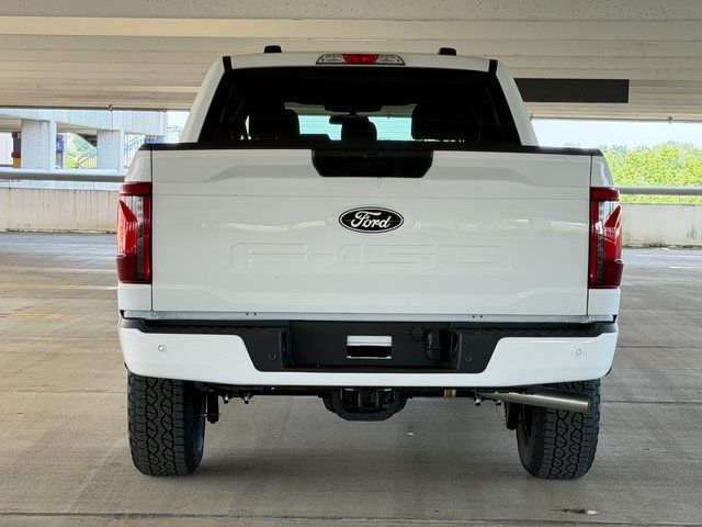 New 2026 Oxford White Ford XLT image 5