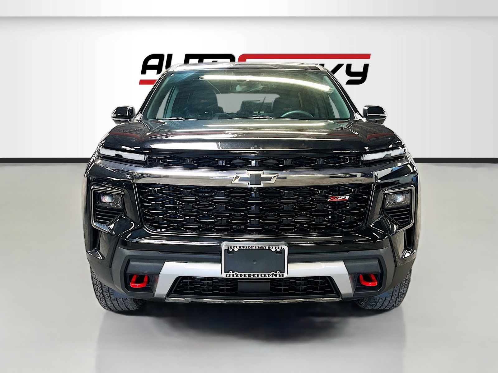 Used 2025 Black Chevrolet Z71 image 2