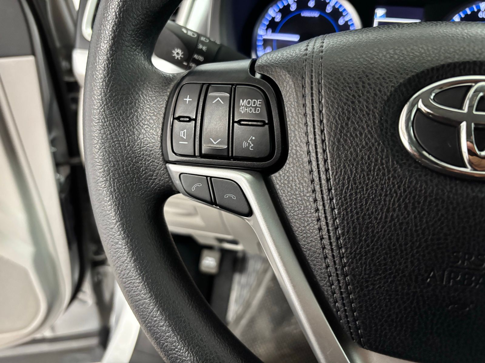 Used Car 2019 Toyota Highlander  For Sale Under $25,000 In Austin, Texas