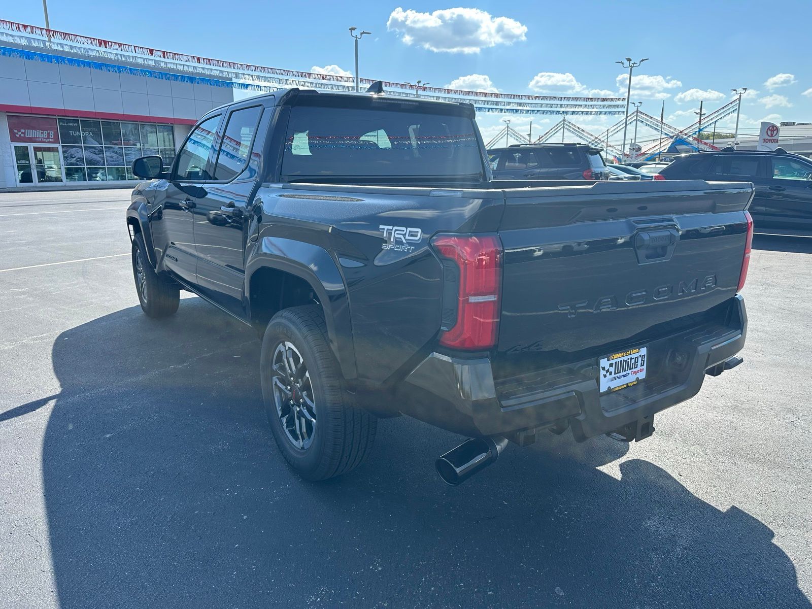 2025 Toyota Tacoma TRD Sport 4x4 Double Cab photo 3