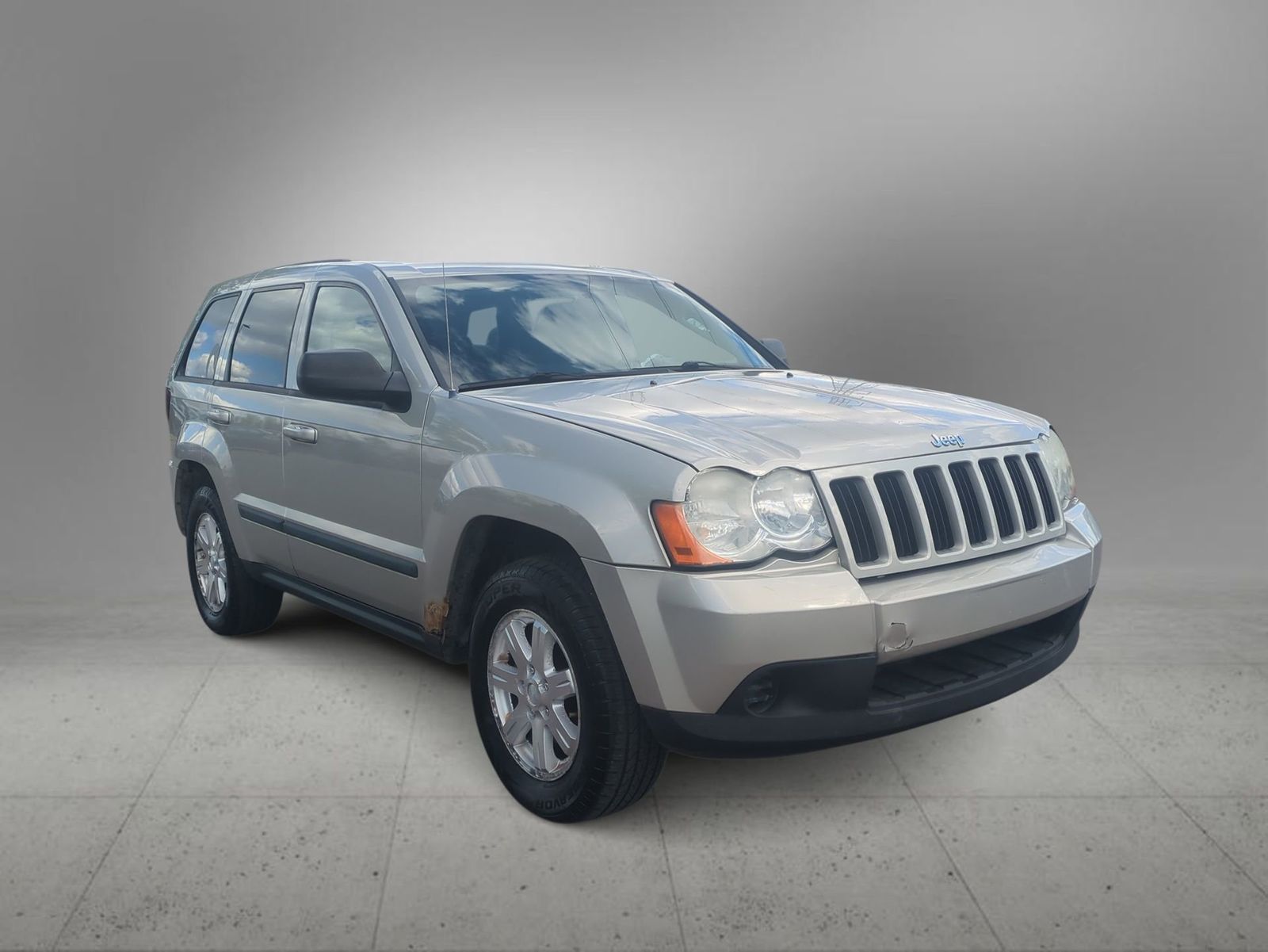 Used 2008 Jeep Grand Cherokee Laredo with VIN 1J8GR48K88C139040 for sale in Farmington Hills, MI