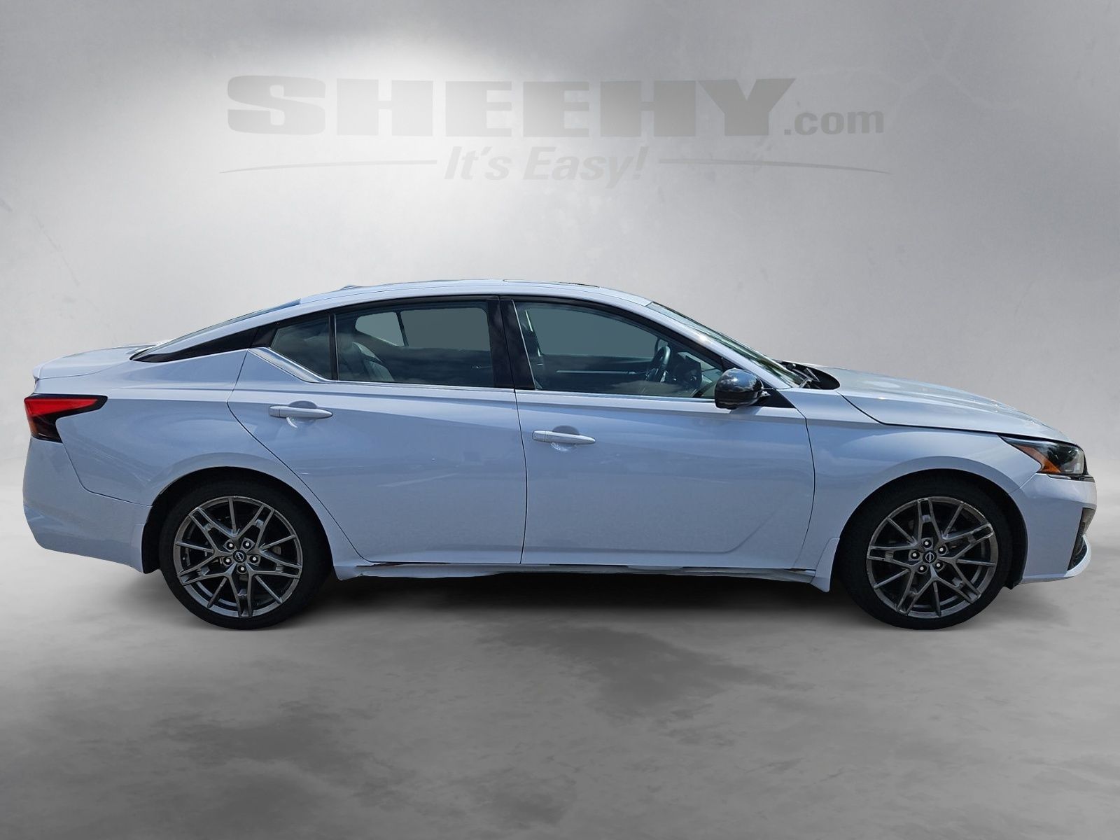 Used 2023 Gray Nissan 2.0 SR image 10