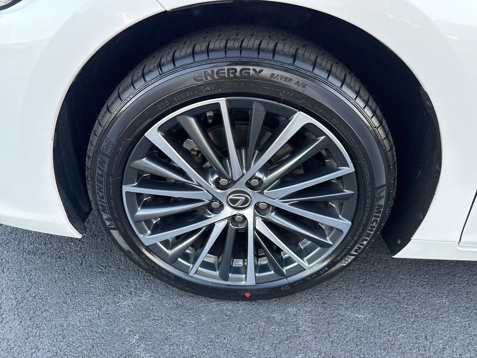 Used 2023 White Lexus 350 image 27