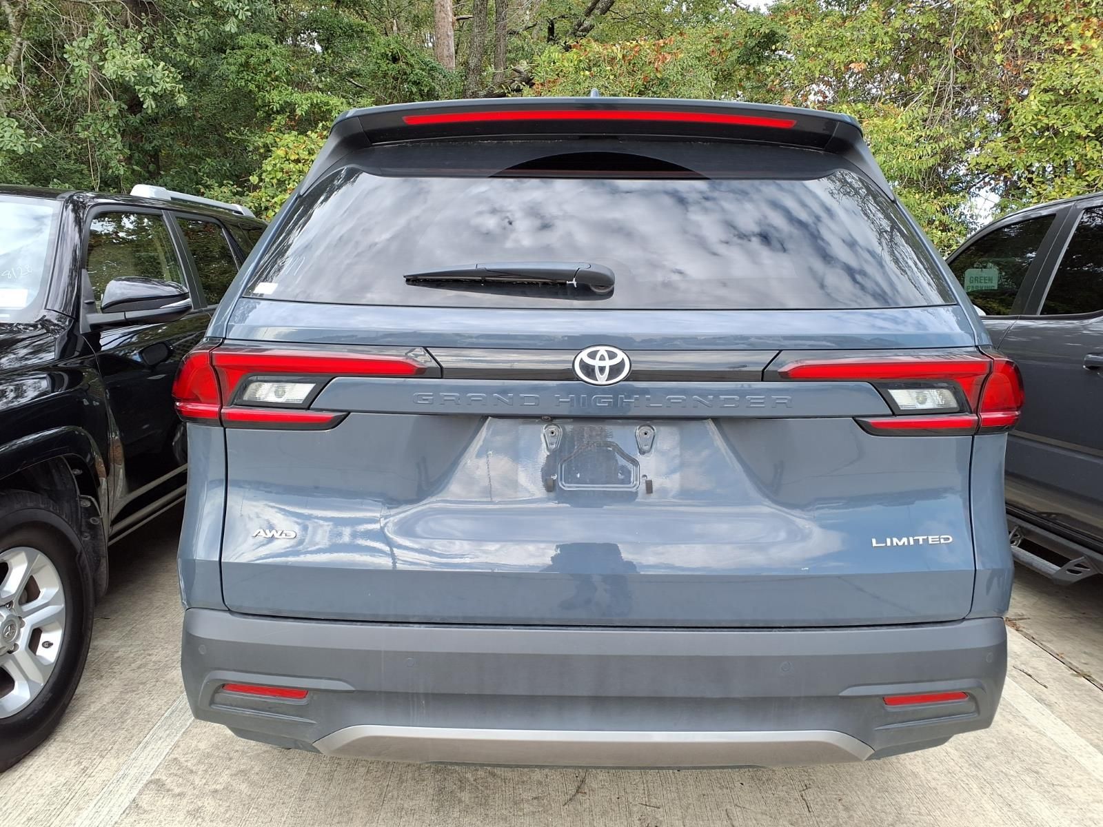 2025 Toyota Grand Highlander Limited White at Gullo Toyota