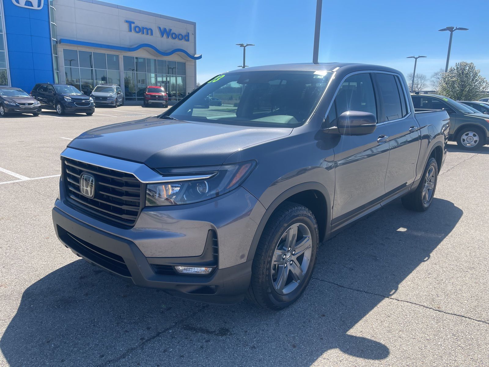 Gray (Modern Steel Metallic) 2023 Honda Ridgeline RTL AWD Pickup Truck All-Wheel Drive 9-Speed Automatic