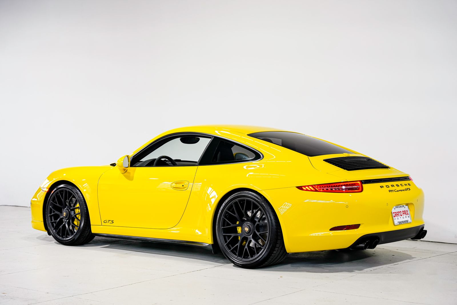 2015 Porsche 911 Carrera GTS — photo 8