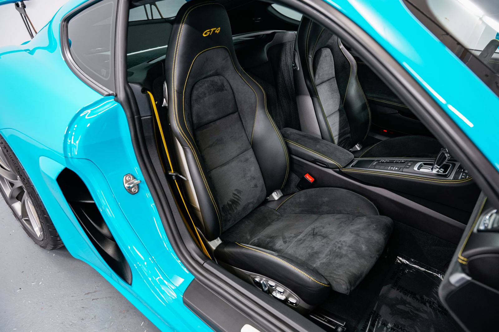 2021 Porsche 718 Cayman GT4 — photo 22