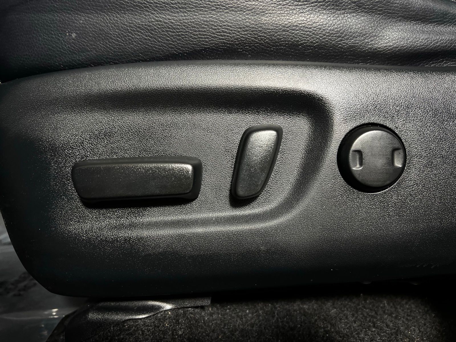 Thumbnail: 2018 Toyota RAV4 - 14