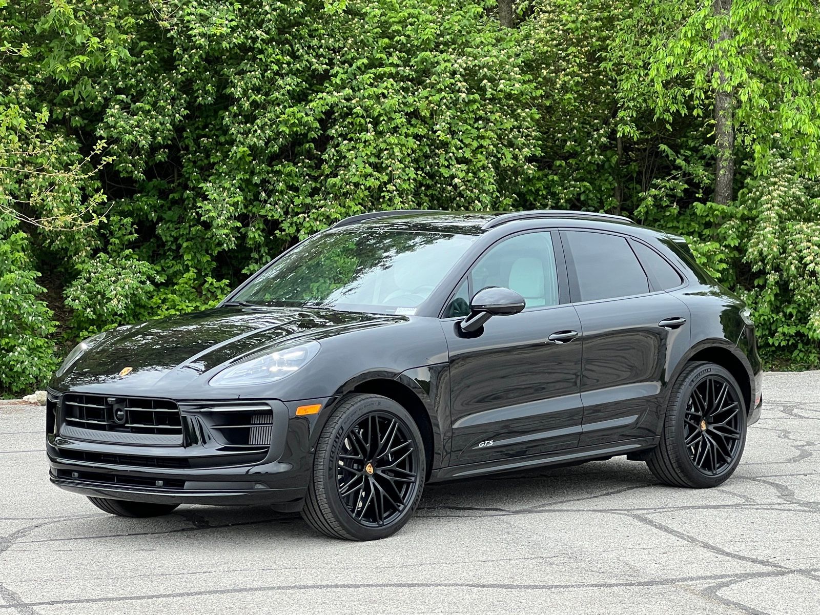 Black 2024 Porsche Macan GTS AWD SUV / Crossover All-Wheel Drive 7-Speed Automatic