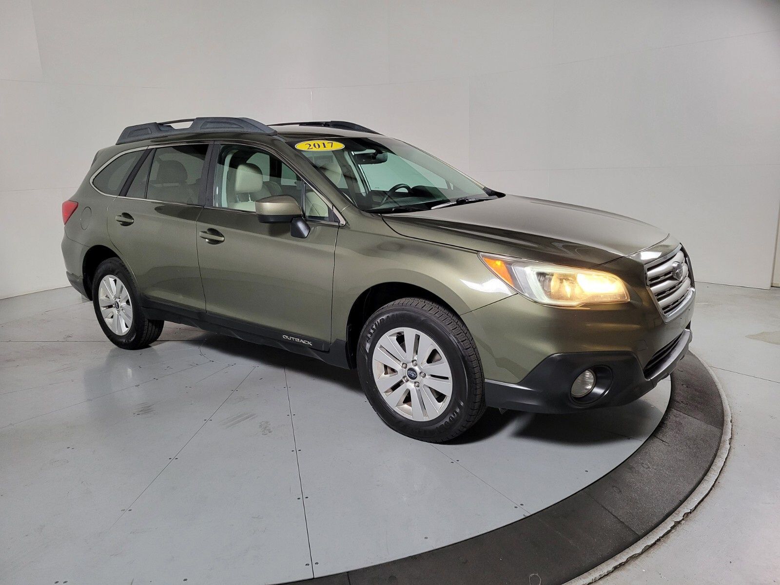 2017 Subaru Outback 2.5i Premium 2