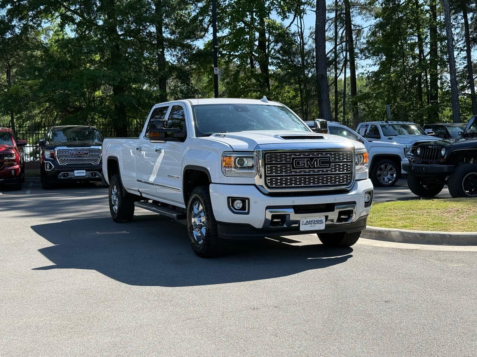 Summit White 2019 GMC Sierra 3500HD Denali Crew Cab LB DRW 4WD Pickup Truck Four-Wheel Drive 6-Speed Automatic
