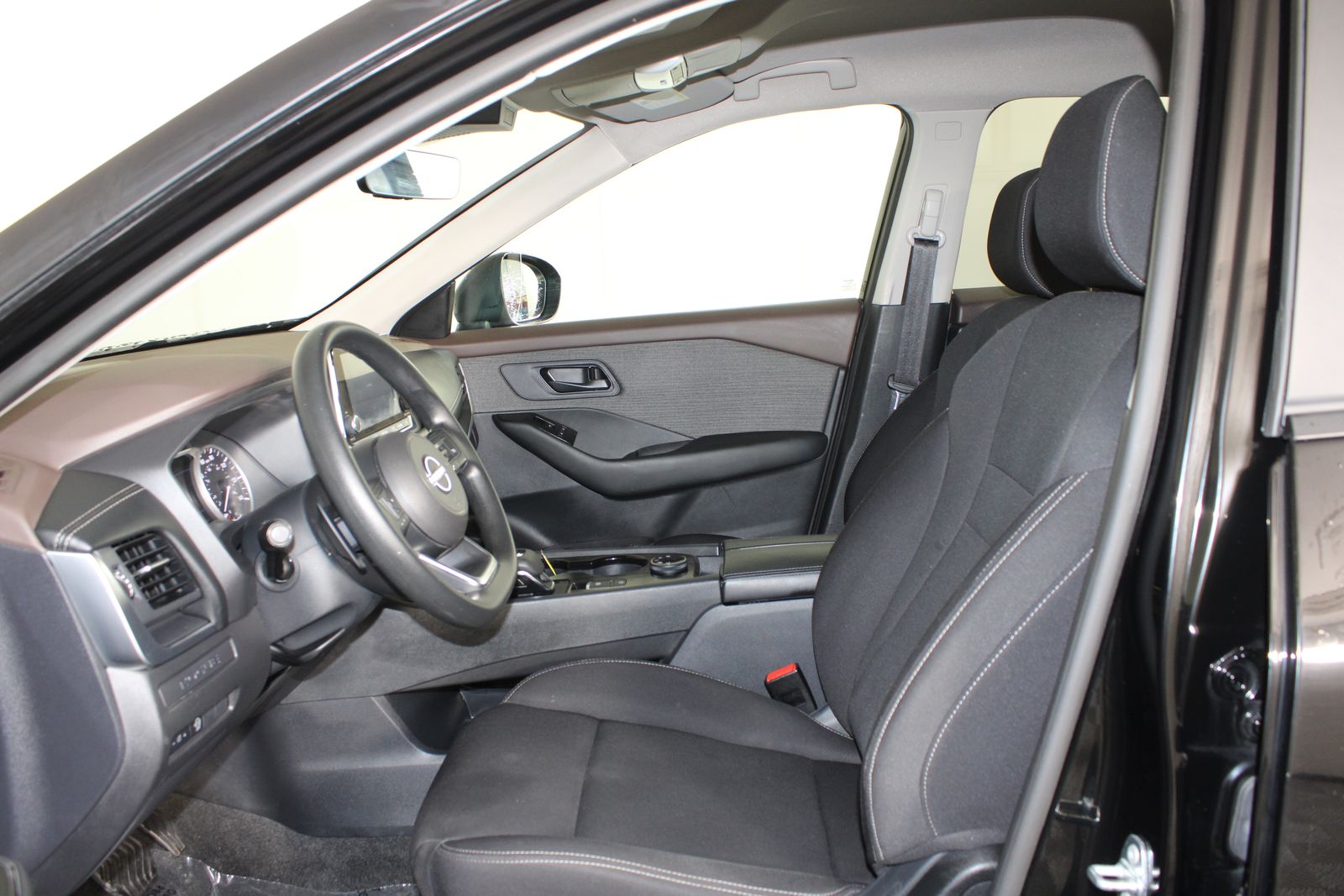 Used 2023 Black Nissan S image 10