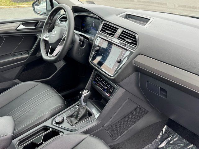 Used 2024 Silver Volkswagen 2.0T SE image 26