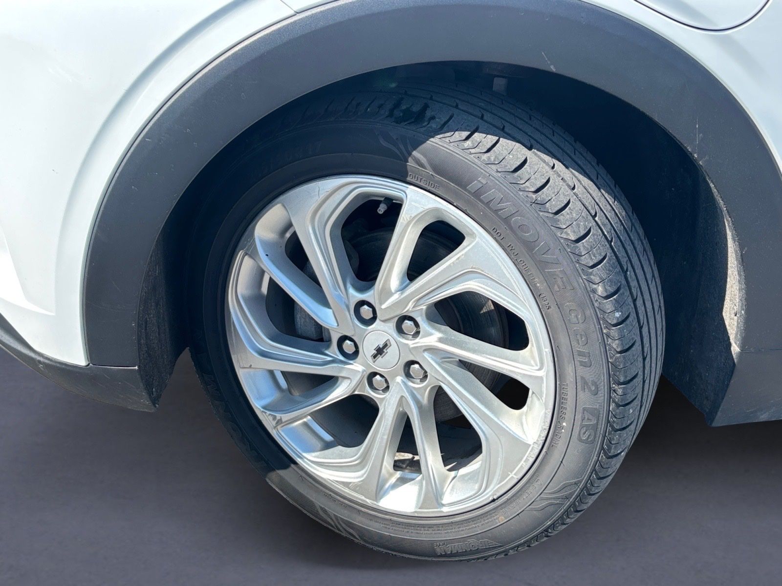 View vehicle photo 3