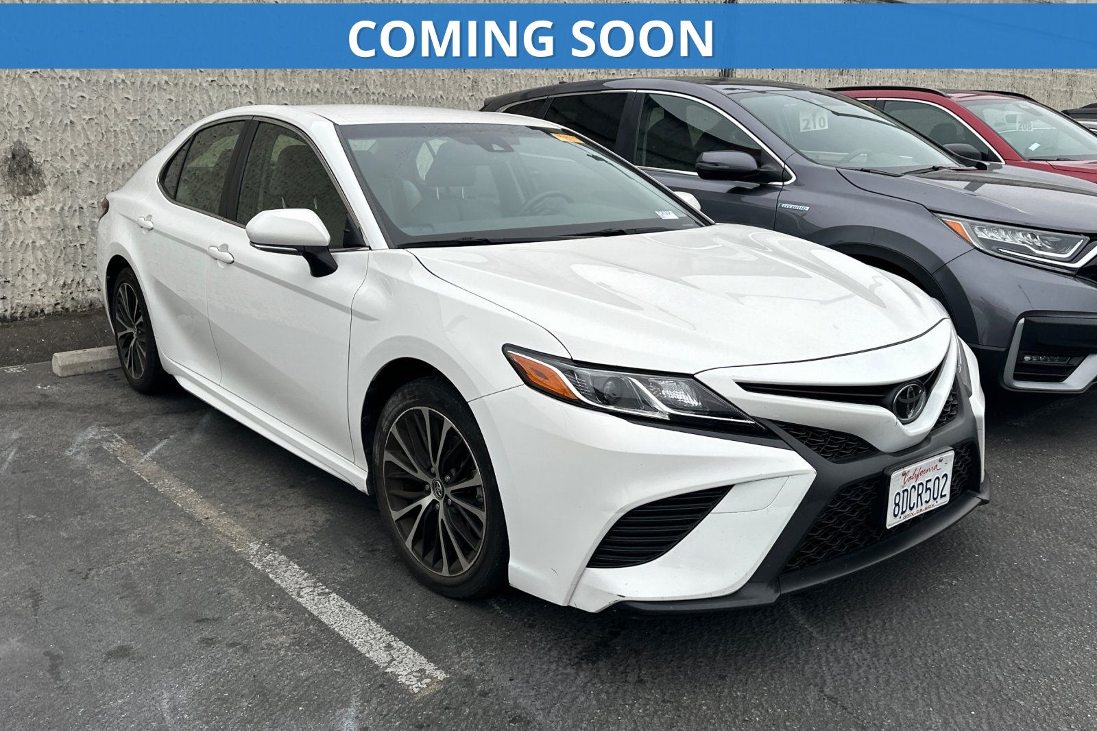 Super White 2018 Toyota Camry Sedan Front-Wheel Drive 8-Speed Automatic