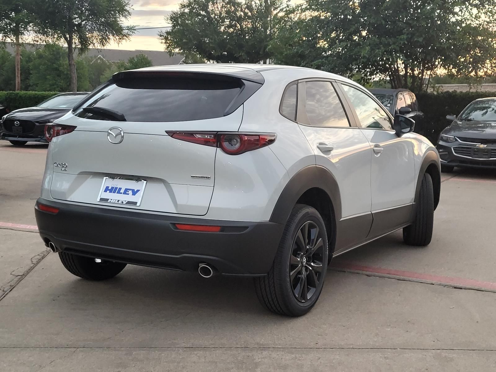 View vehicle photo 2