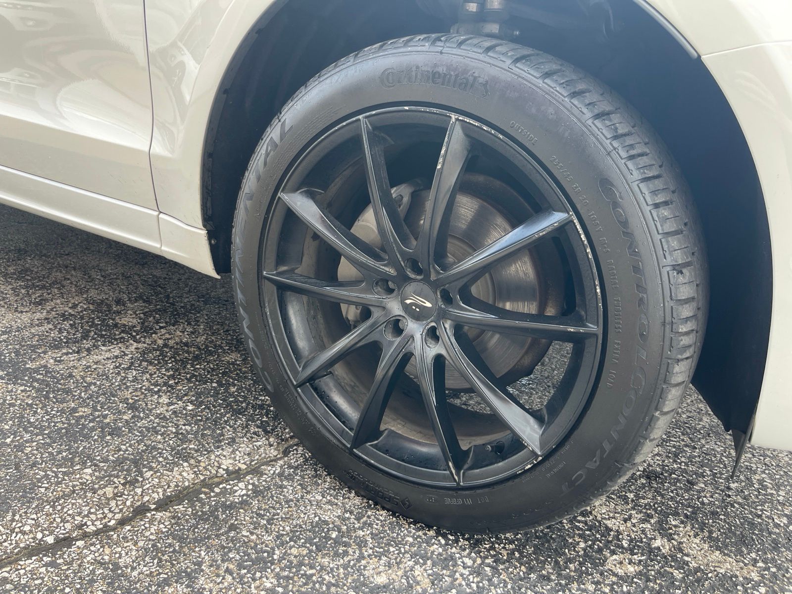 View vehicle photo 5