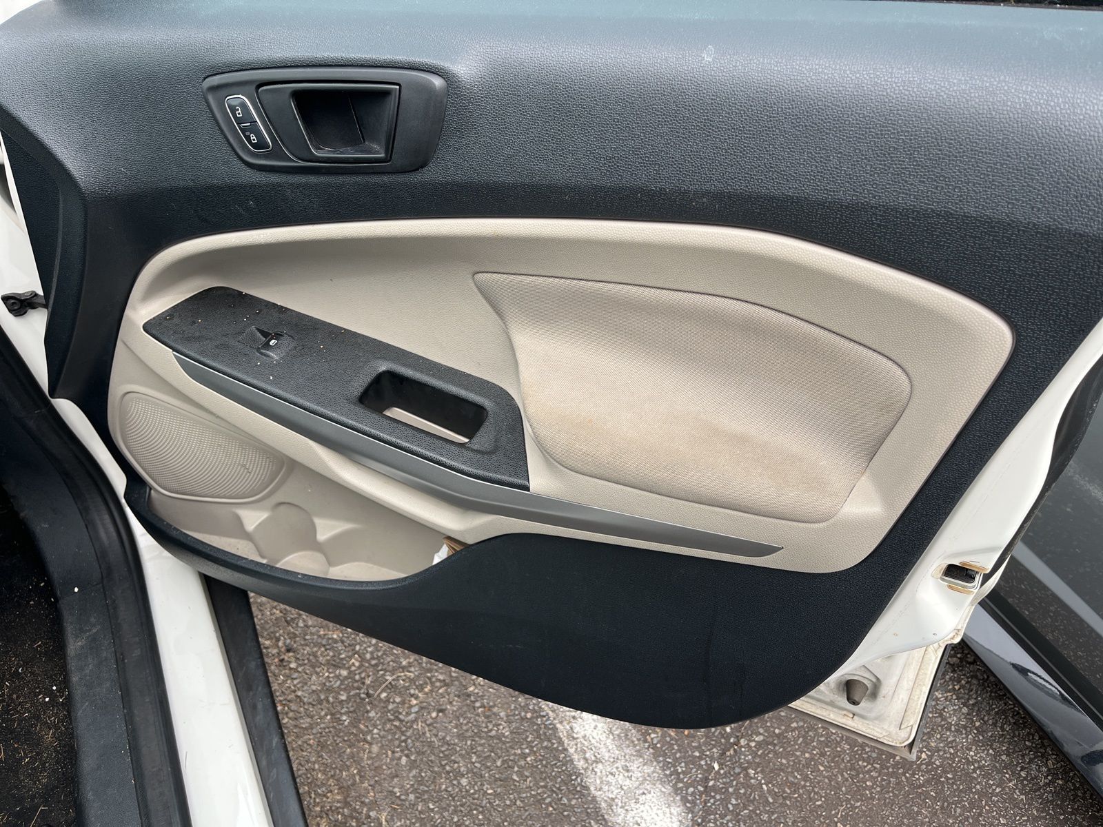 Used 2018 White Ford S image 16