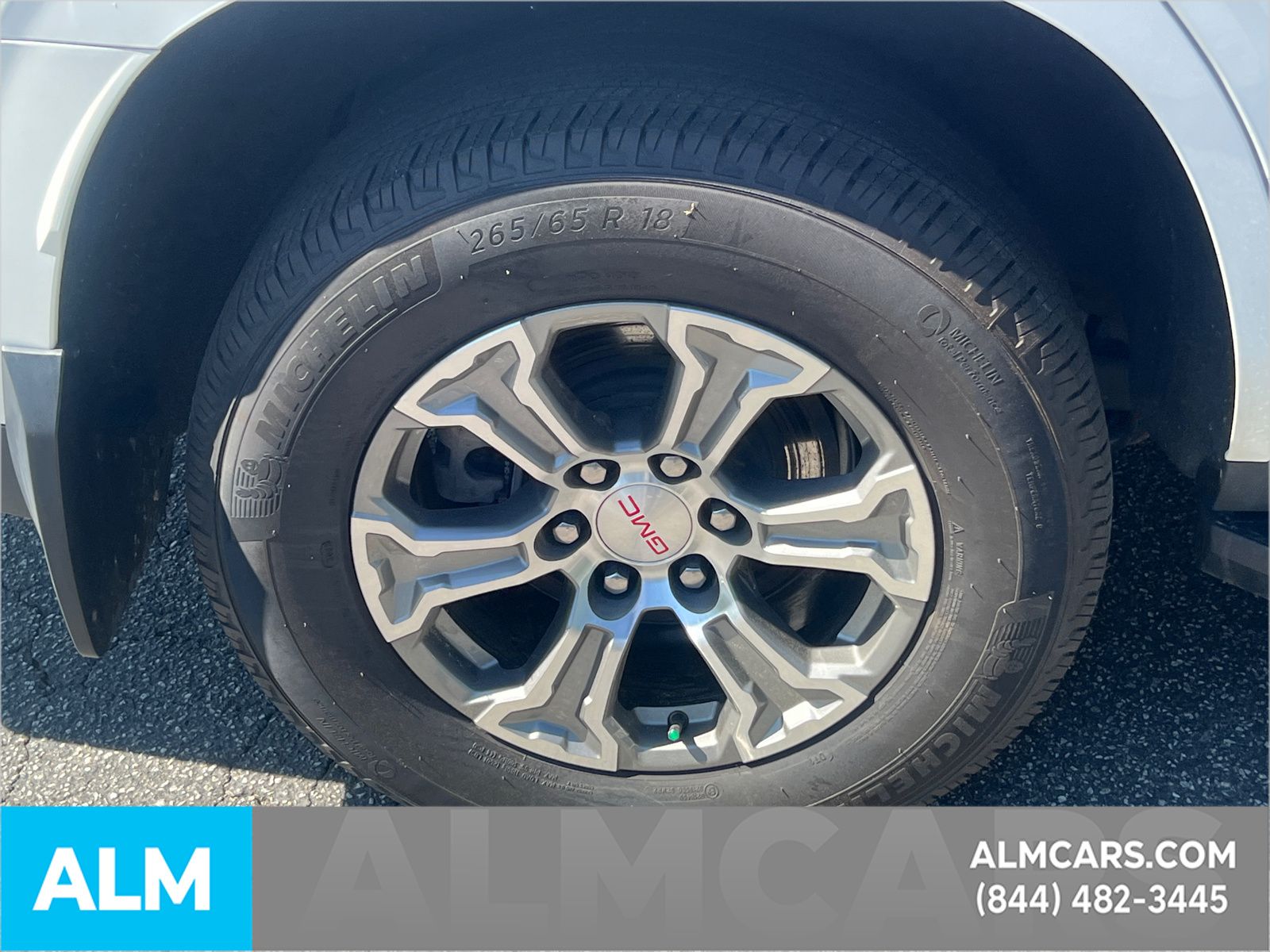 Used 2024 White GMC SLE image 21