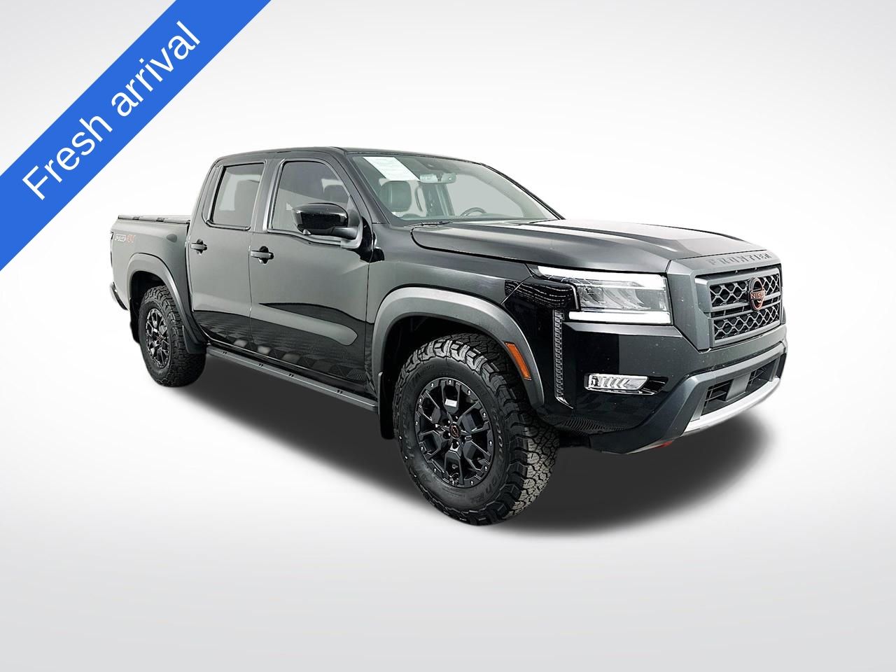Super Black 2022 Nissan Frontier PRO-4X Crew Cab 4WD Pickup Truck Four-Wheel Drive 9-Speed Automatic