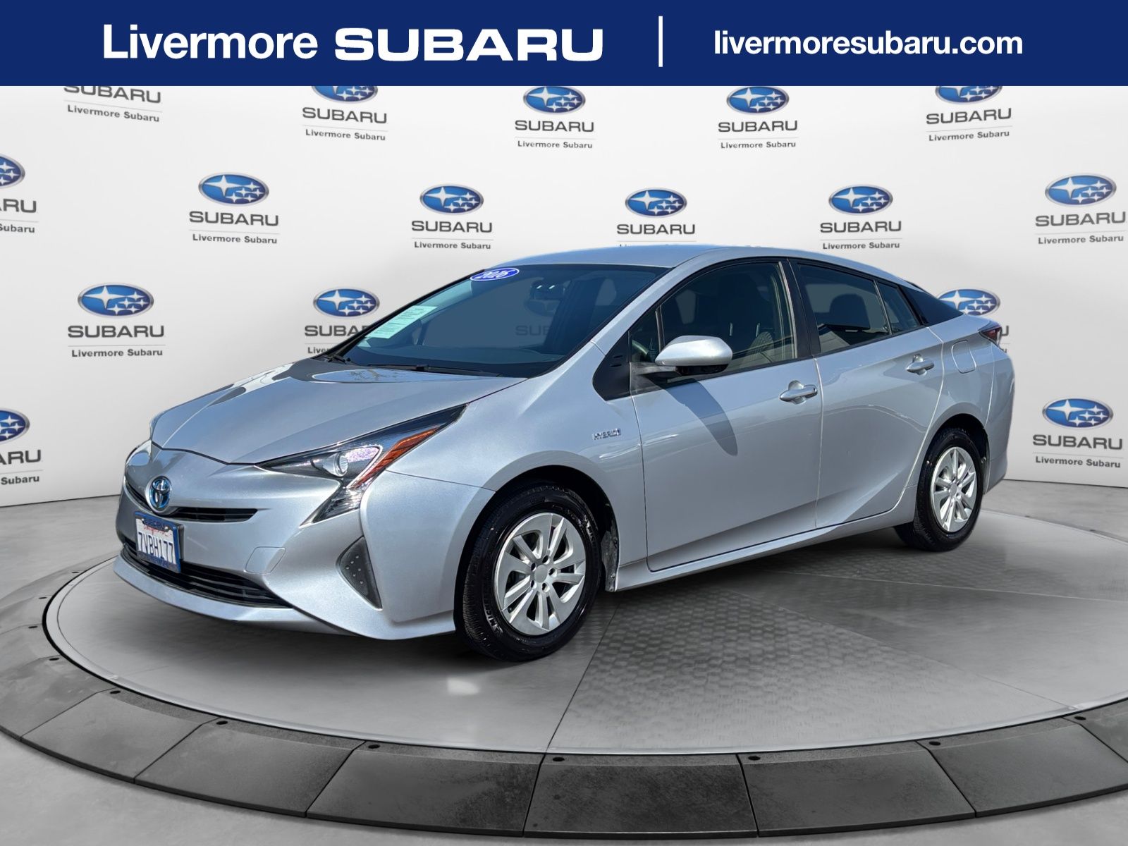 Classic Silver Metallic 2016 Toyota Prius Hatchback Front-Wheel Drive Continuously Variable Transmission