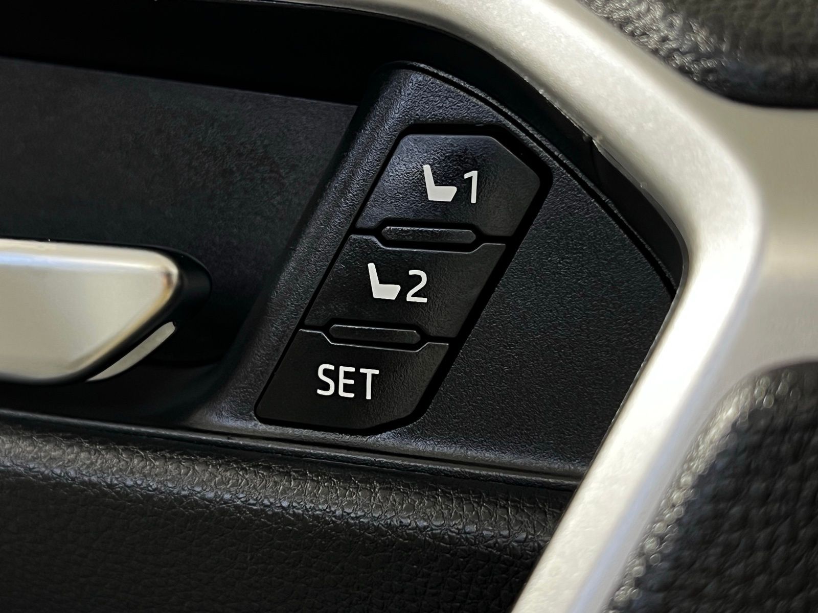 Thumbnail: 2024 Toyota RAV4 - 15