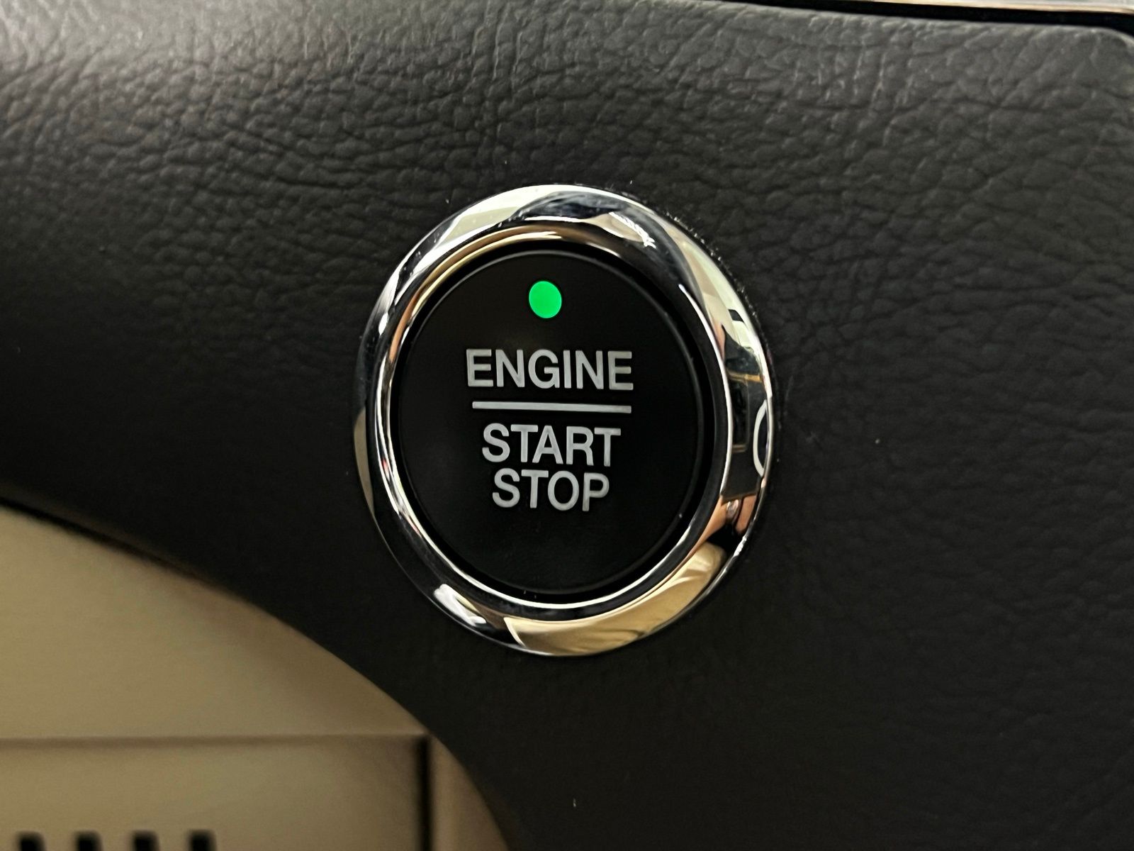 Thumbnail: 2020 Ford Edge - 23