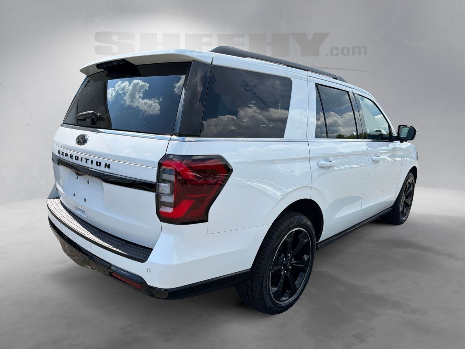 Certified Used 2023 Oxford White Ford Limited image 12